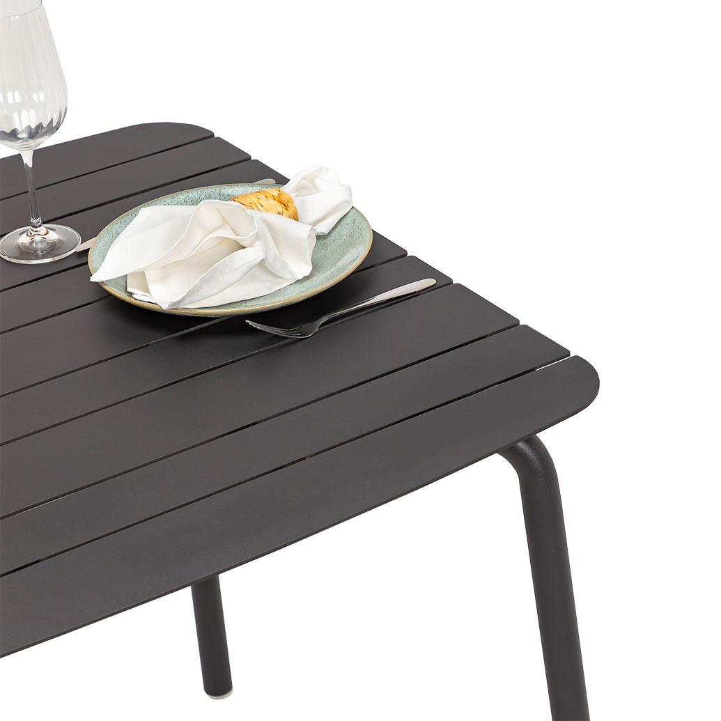 Antibes82SQ-black-closeup02-4